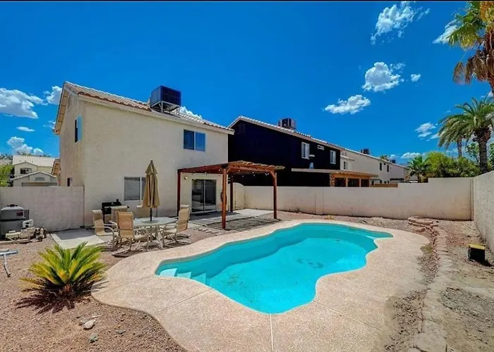 Pool Home Near The Strip