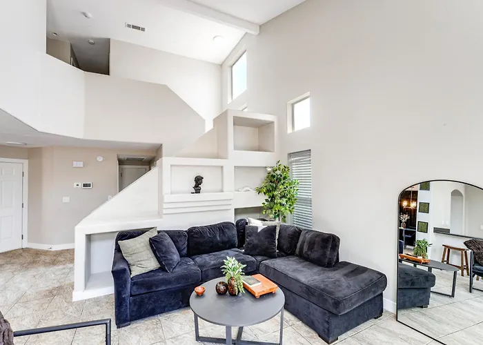 Las Vegas Home With Private Pool - Close To Casinos!