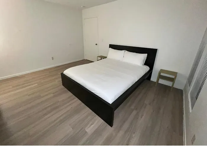 2 To 6 Bedroom Walk To Strip Mgm Casino Shop Club