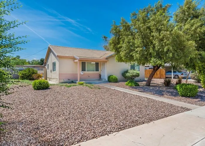 Adorable House Only A Few Miles From The Strip