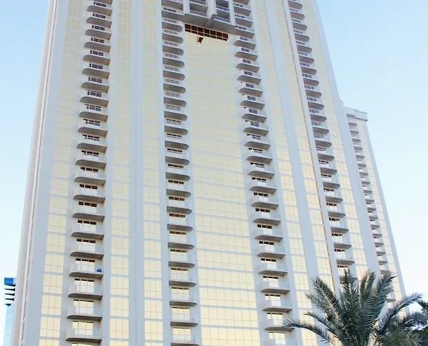 888 Deluxe Suite At Signature Condo Hotel