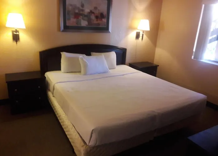 Emerald Suites Convention Center
