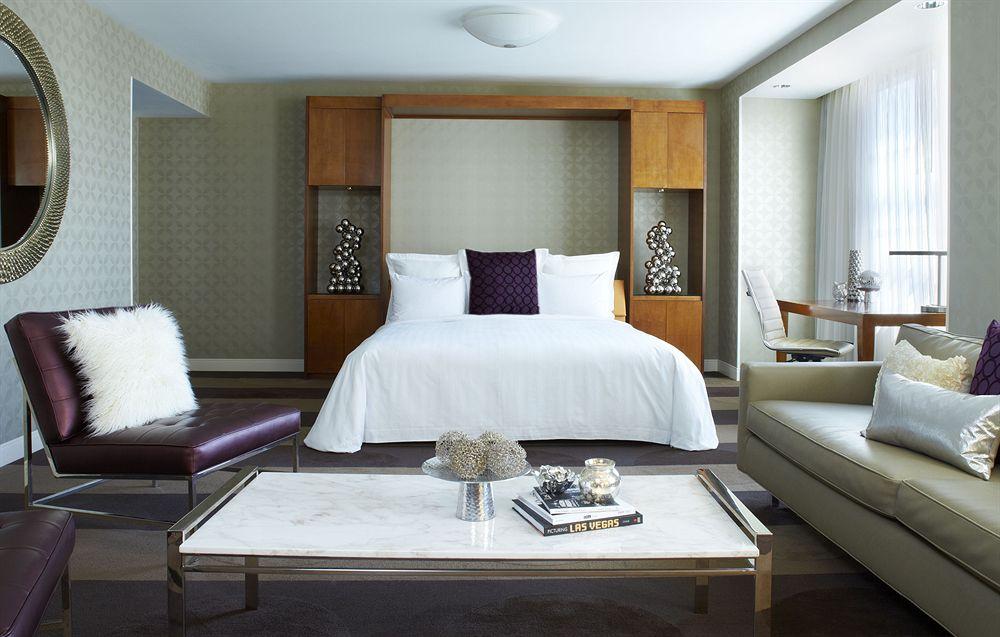 Hotel Renaissance Vegas