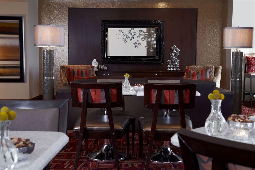 Renaissance Vegas Hotel 4*