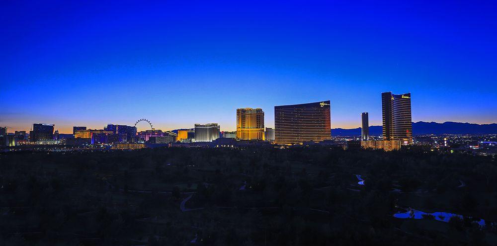 Renaissance Vegas 4*