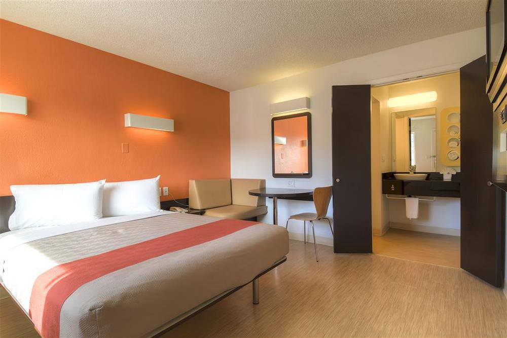 Hotel 6-las Vegas, Nv - I-15 Stadium 3*
