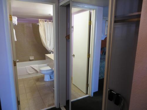Siegel Select Lv Strip-convention Center 2*