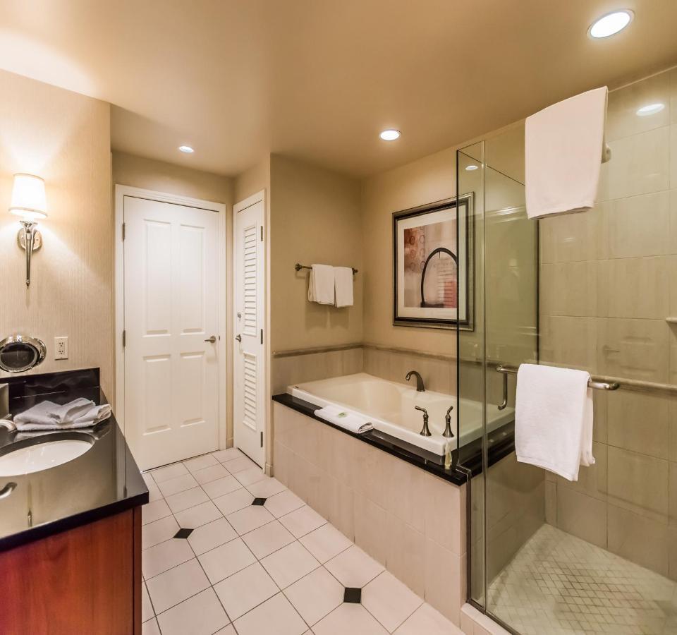 1br Penthouse-stripview-free Parkin-no Fees