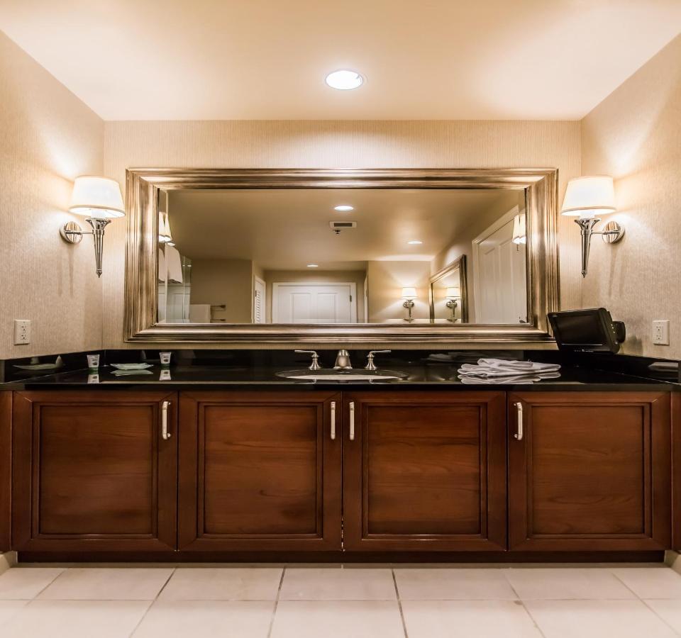 Apartamento 1br Penthouse-stripview-free Parkin-no Fees