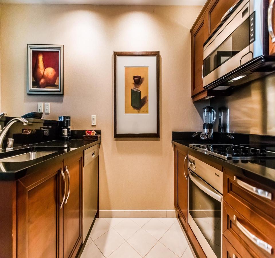 1br Penthouse-stripview-free Parkin-no Fees *