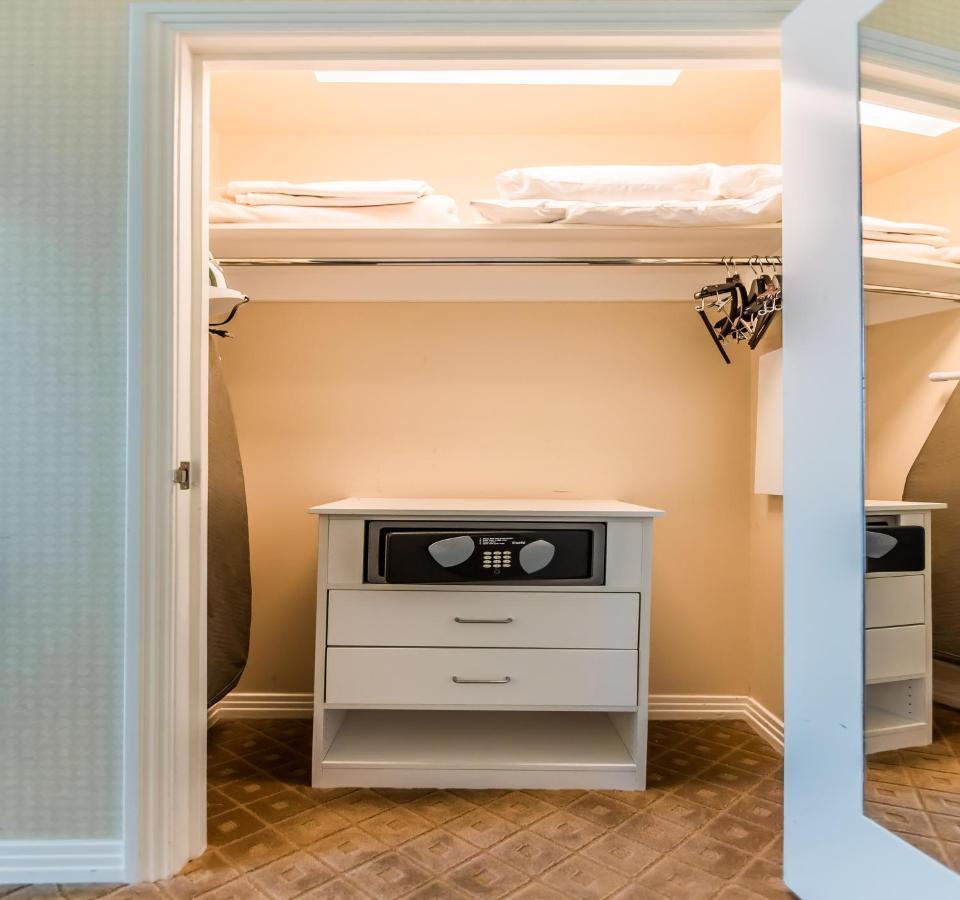 1br Penthouse-stripview-free Parkin-no Fees Apartamento