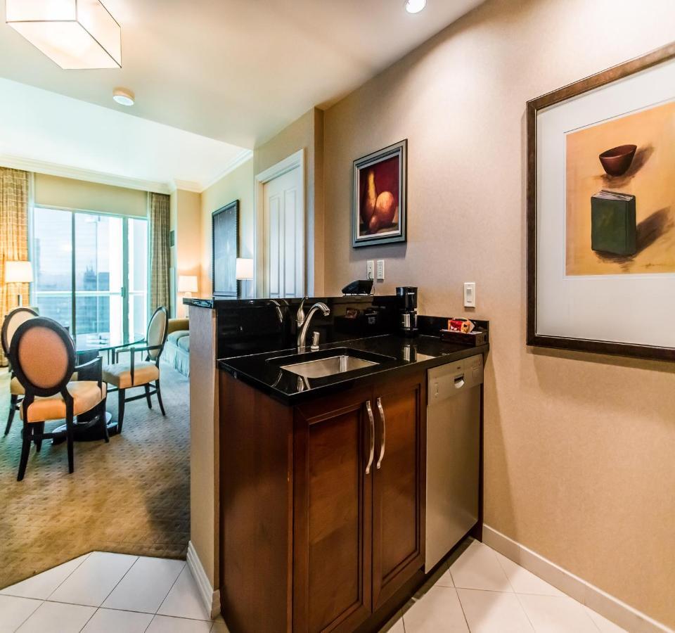 1br Penthouse-stripview-free Parkin-no Fees