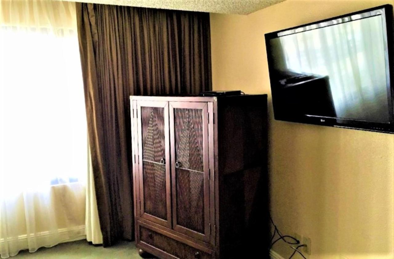 Jockey Center Strip Apartahotel 3*