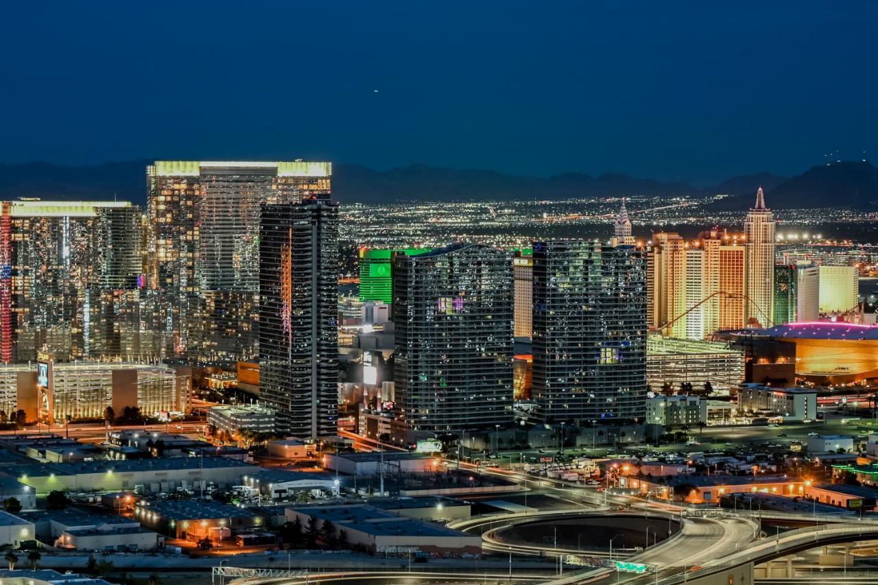 Apartahotel Stripviewsuites At Palms Place 4*