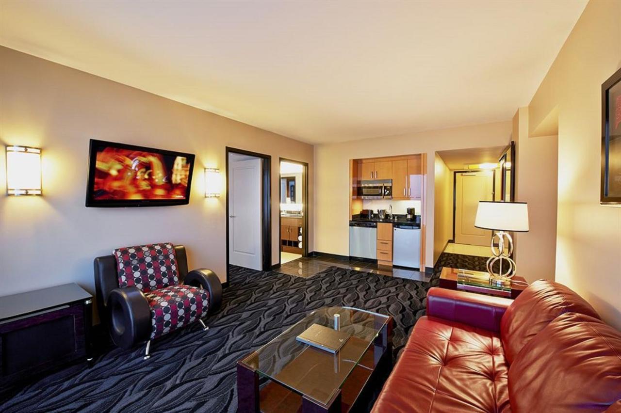 At Elara Vegas Strip-no Fees