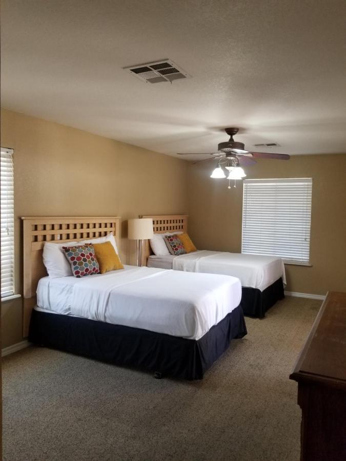 Сasa de vacaciones Close To Strip, Very Private, Gated, Huge Floorplan, Wifi, Washer&dryer Las Vegas