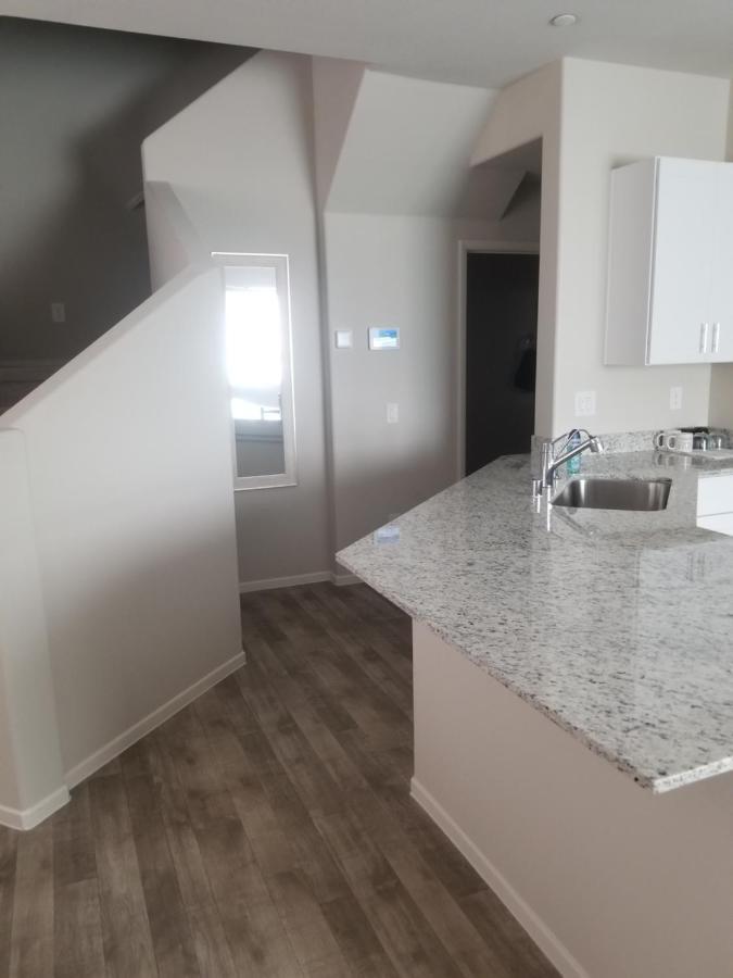 Beautiful Townhouse With King Suite! Сasa de vacaciones *