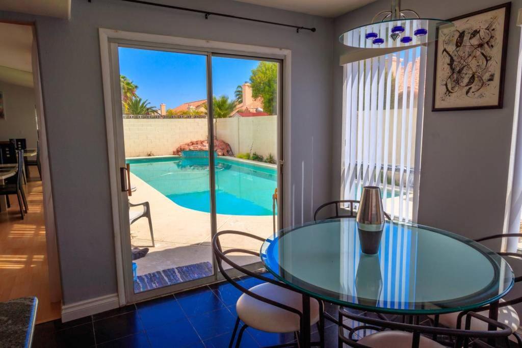 Luxury 1900 Sq Ft House Huge 46 Ft Pool & Hot * Las Vegas