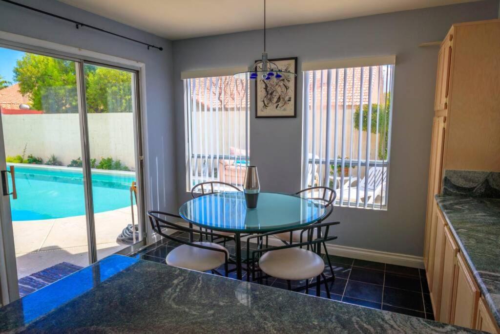 Сasa de vacaciones Luxury 1900 Sq Ft House Huge 46 Ft Pool & Hot