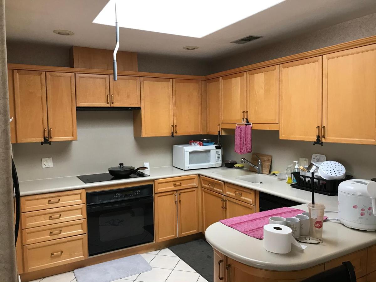 New Bedroom Queen Size Bed At Vegas For Rent-4 Homestay *