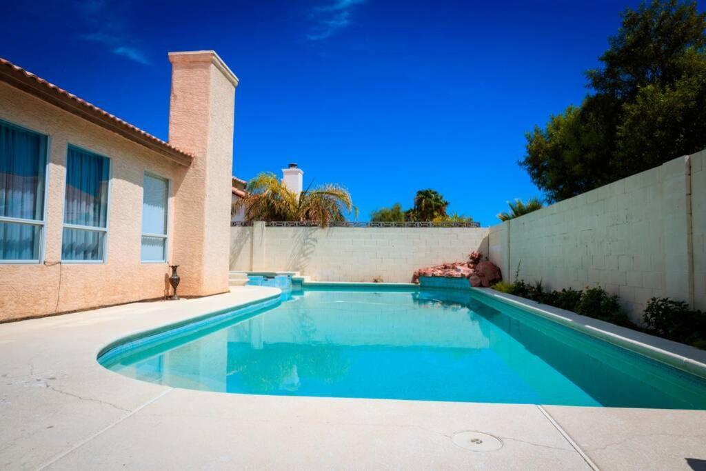 Сasa de vacaciones Luxury 1900 Sq Ft House Huge 46 Ft Pool & Hot Las Vegas
