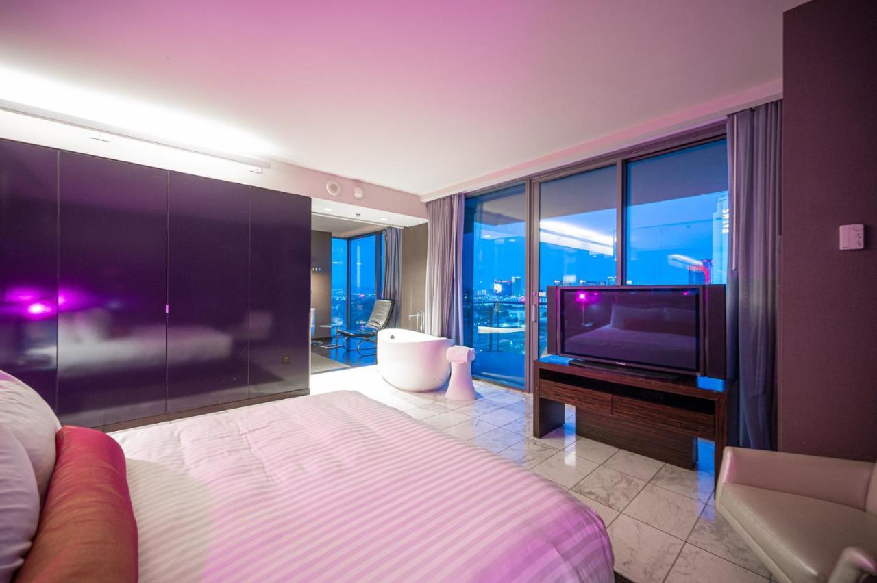 Palms Place