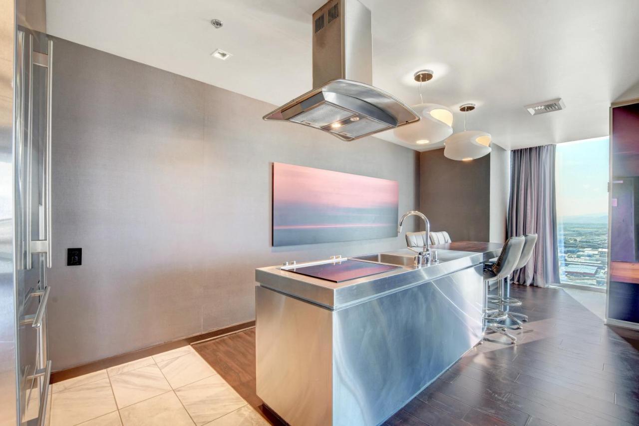 Private Luxury Panoramic At Palms Place *