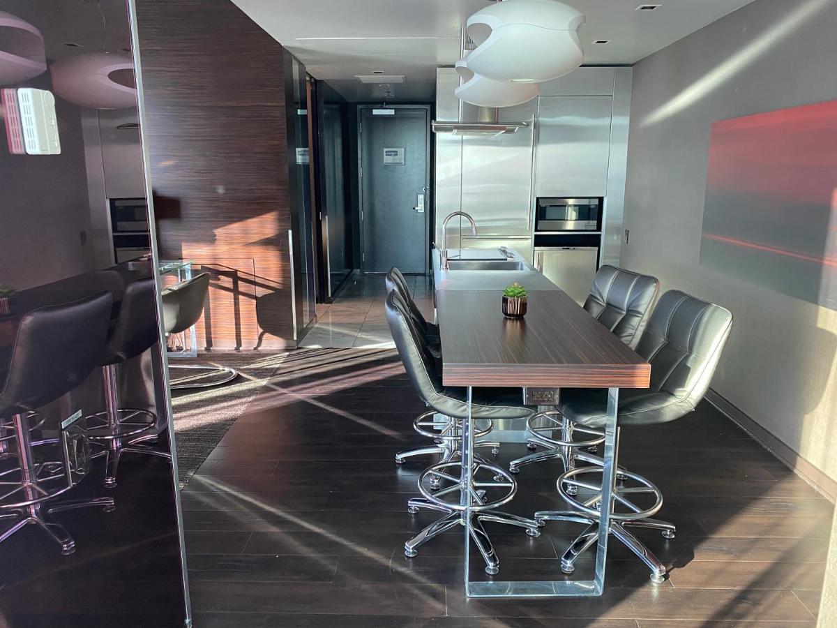 Private Luxury Panoramic At Palms Place