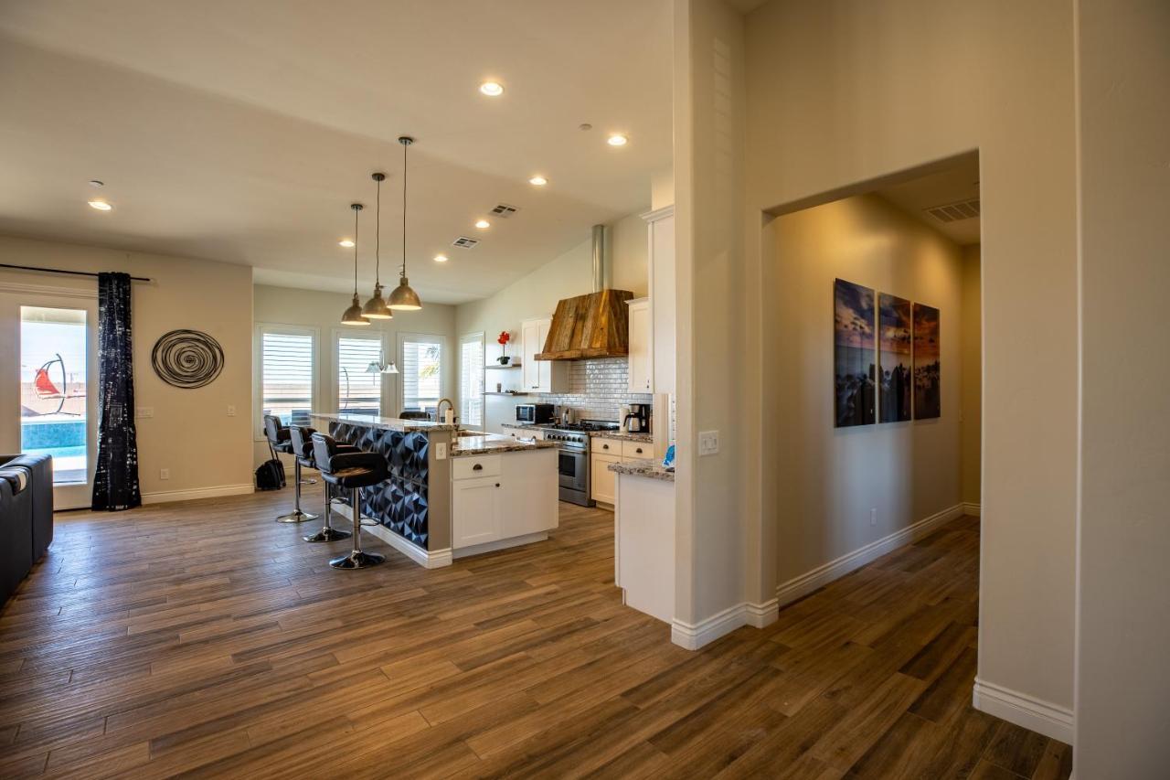 3400 Sqft House W/40ft Heated Pool/spa- Strip View * Las Vegas