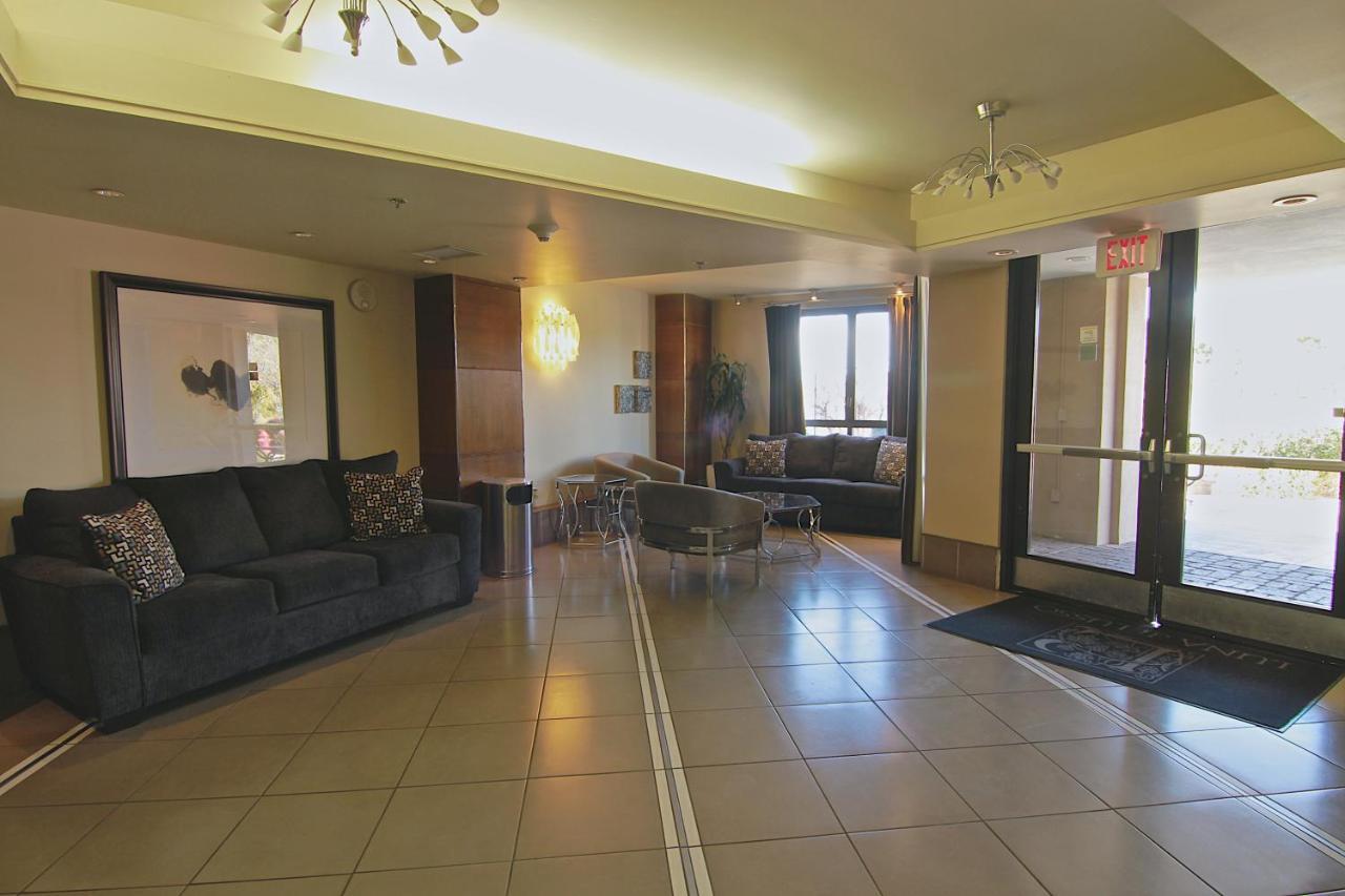 Newly Renovated Modern * Las Vegas