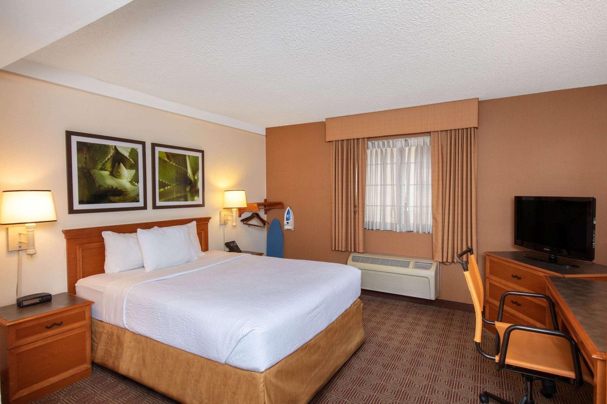 La Quinta By Wyndham Vegas Airport N Conv. Hotel Las Vegas