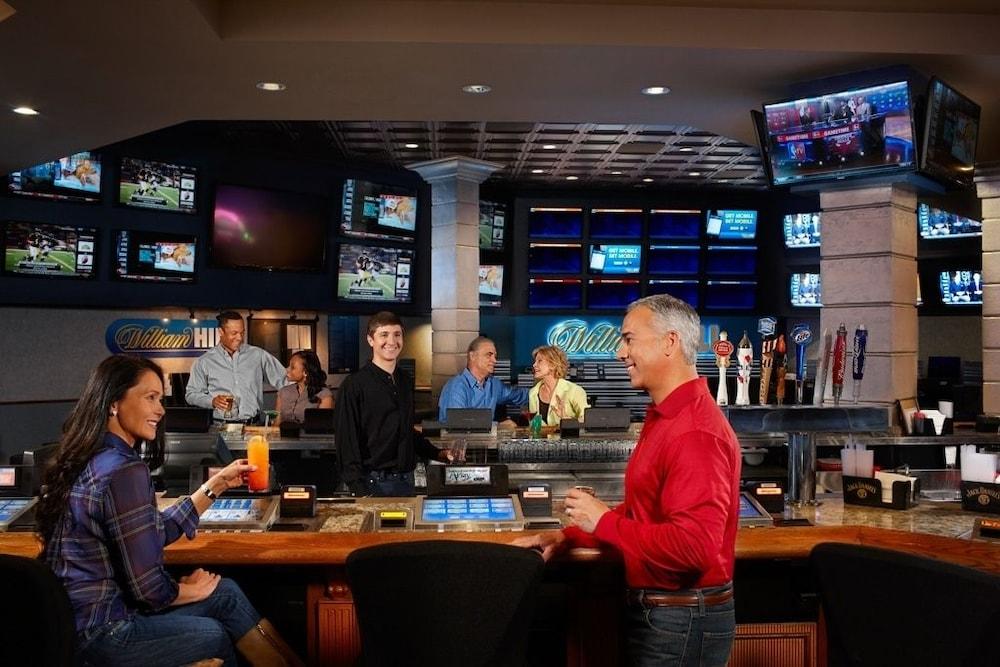Hotel Silver Sevens Y Casino 3*