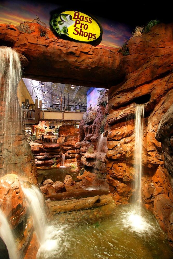 Silverton Casino Resort 3*