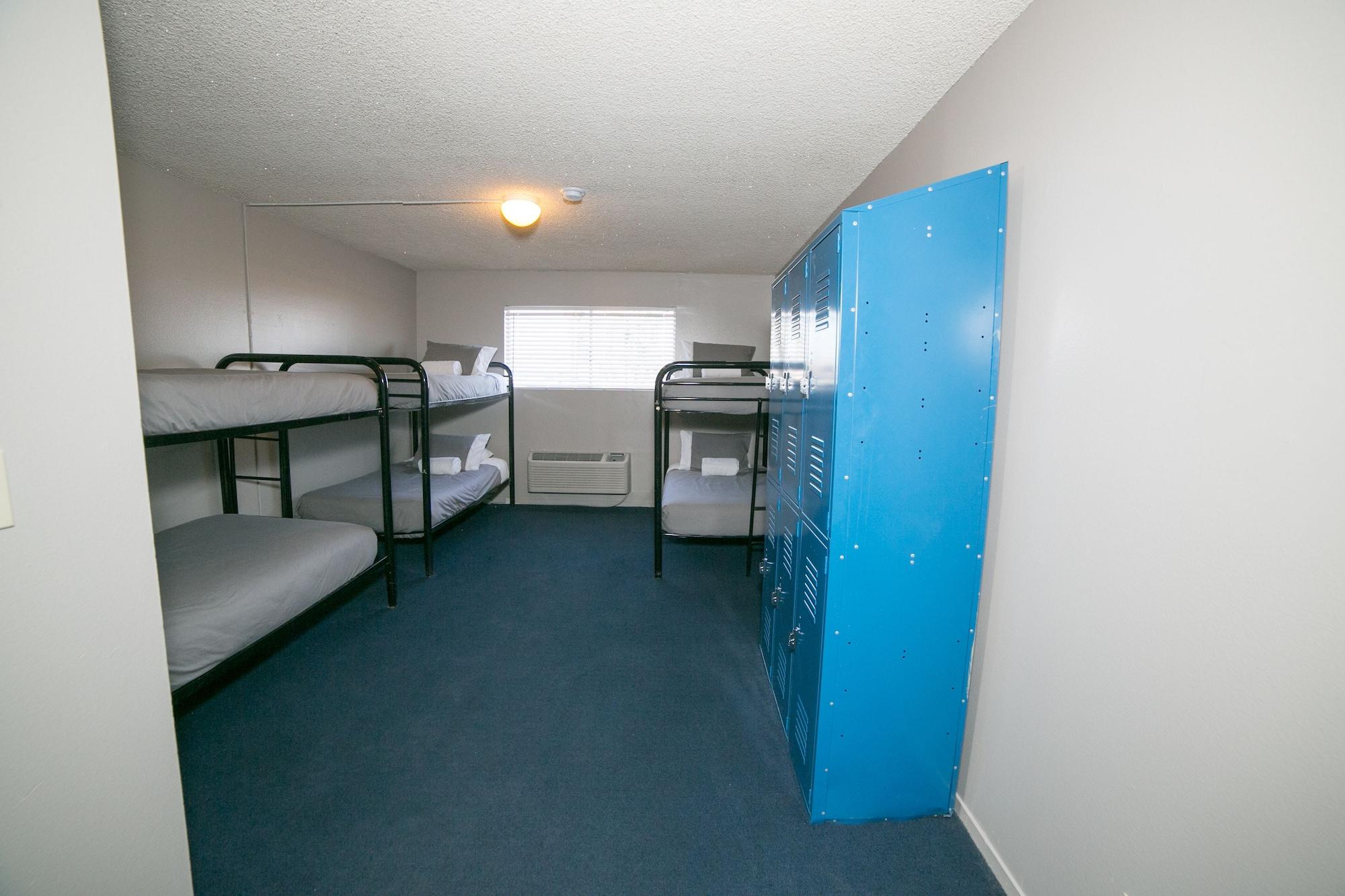 Vegas Hostal *