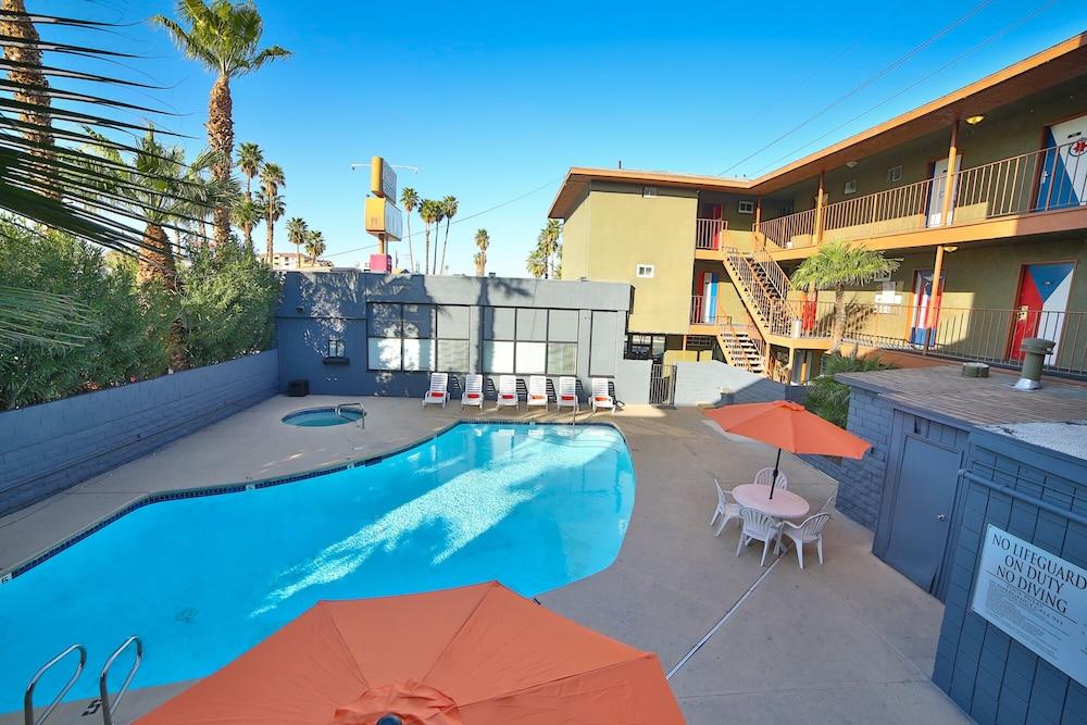 Vegas Hostal *