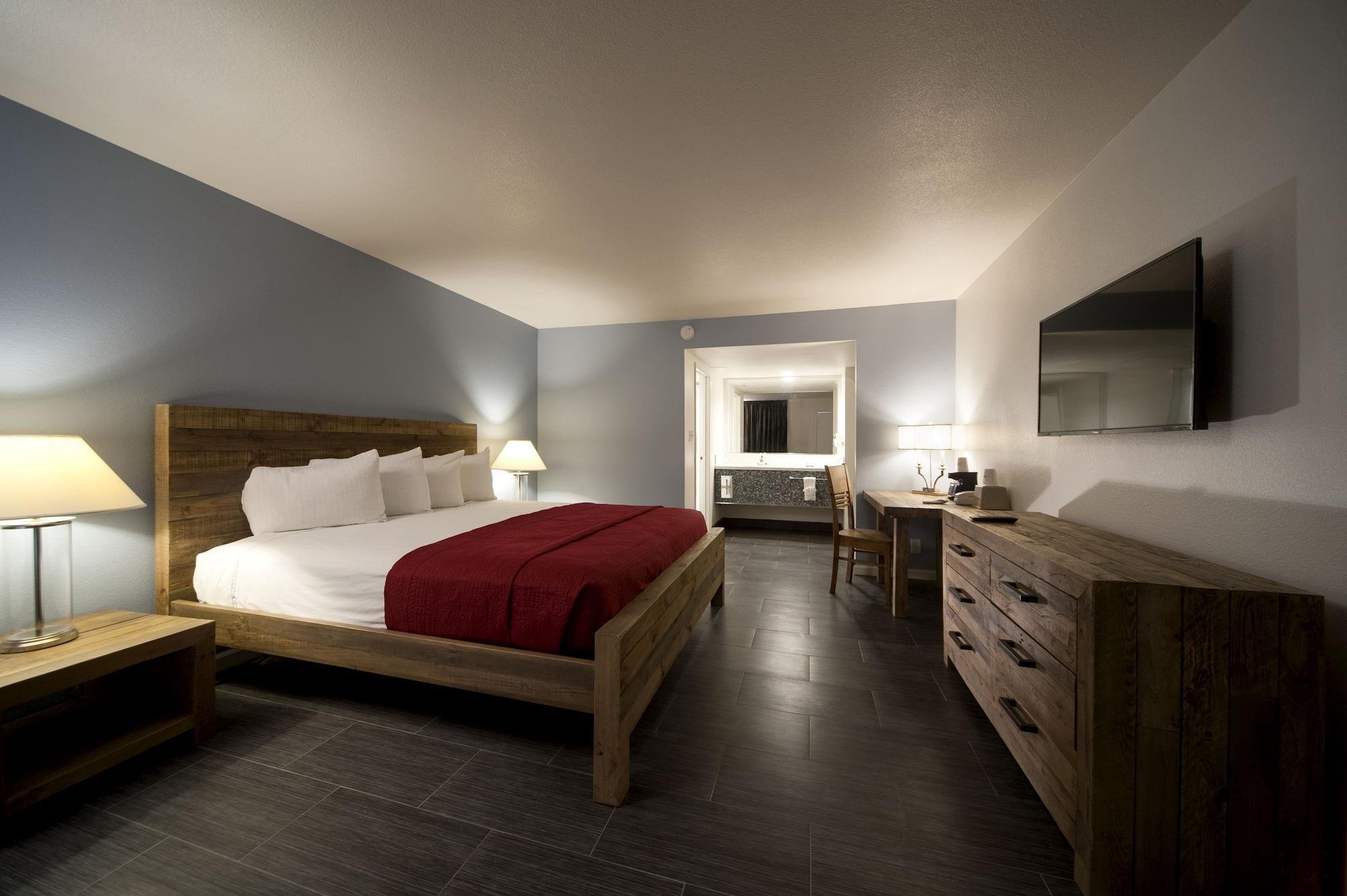 Thunderbird Hotel