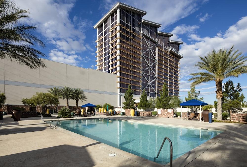 Eastside Cannery Casino 3*