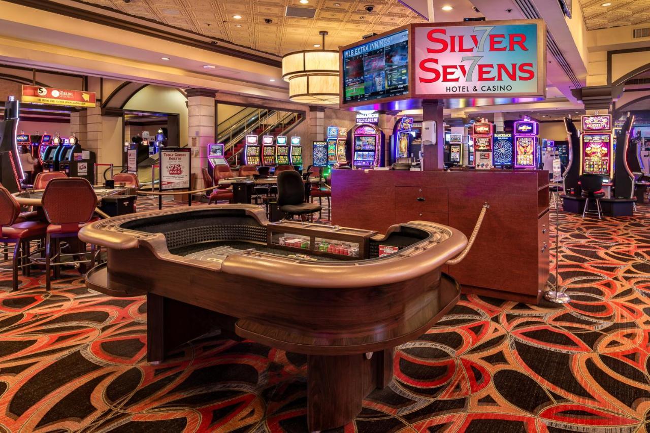Silver Sevens Y Casino Hotel 3*