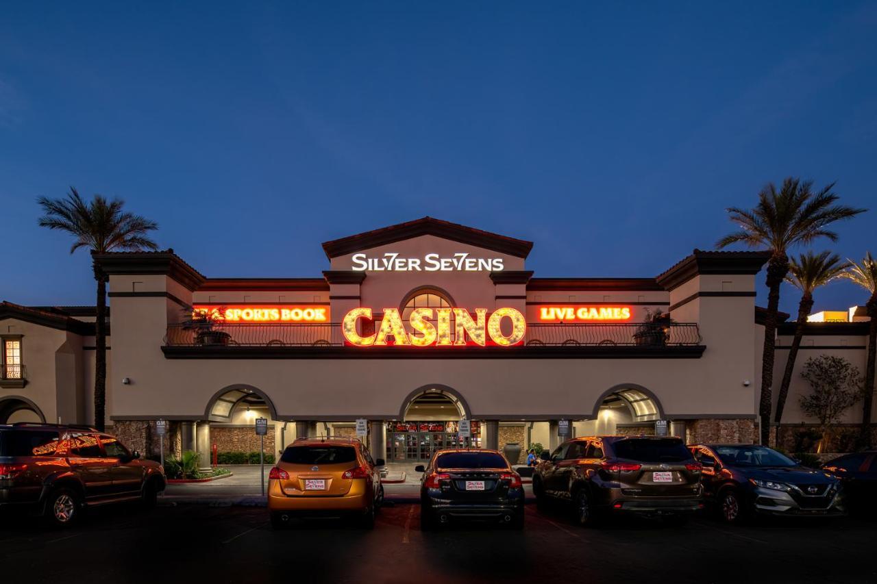 Silver Sevens Y Casino Hotel 3*