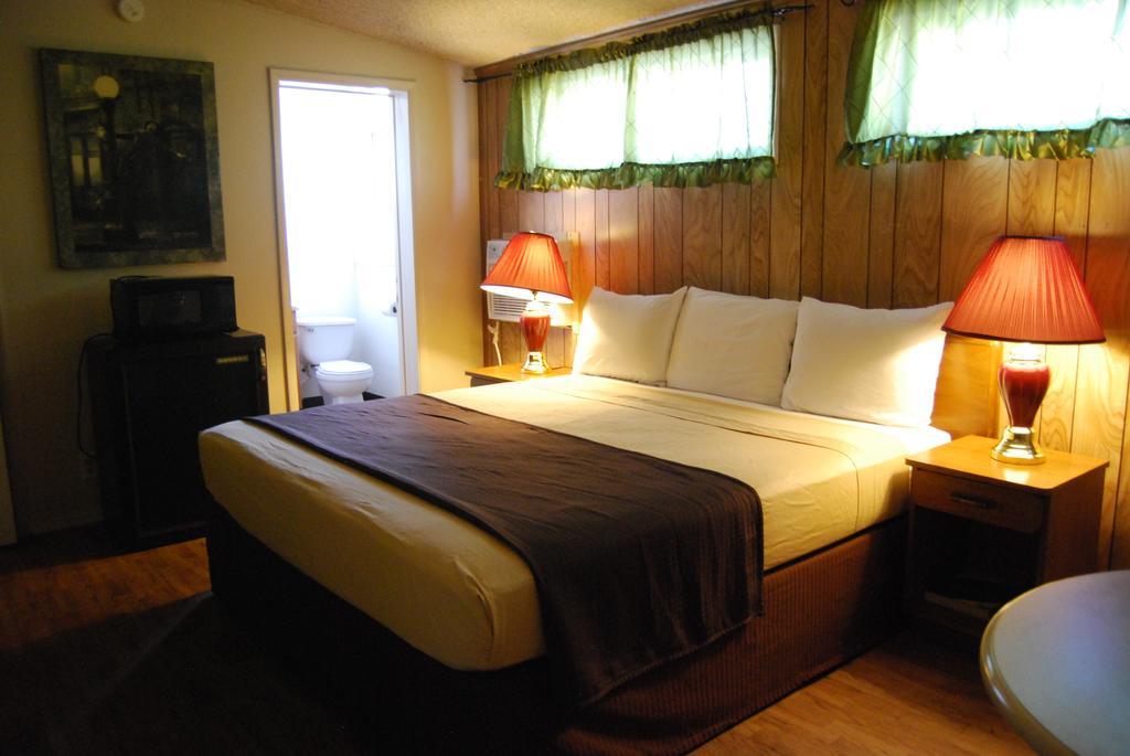 El Mirador Motel 2*