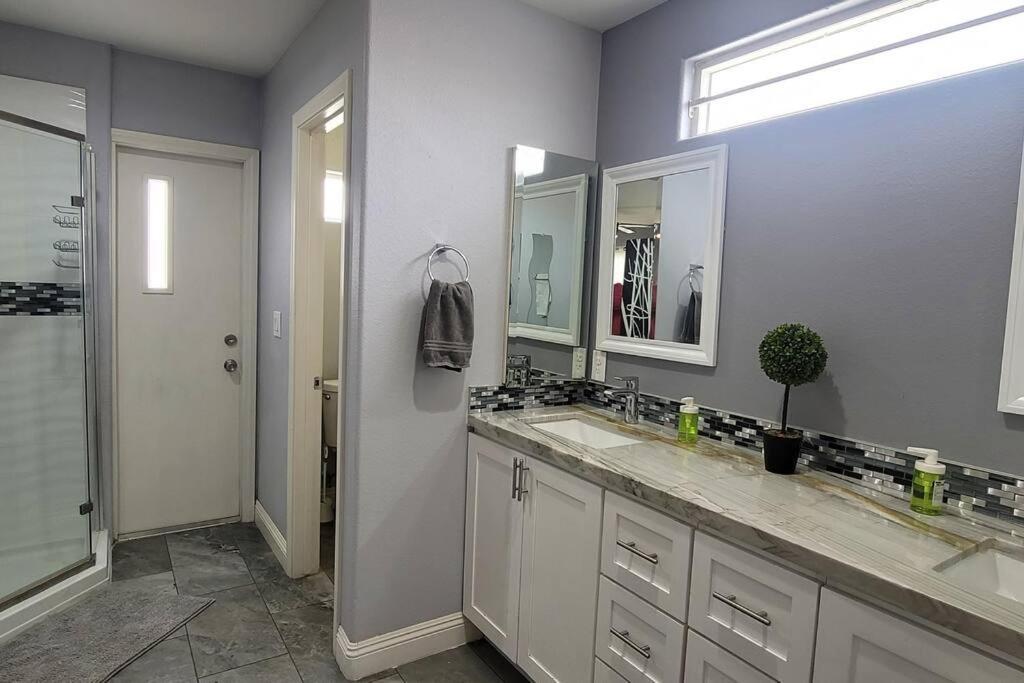 Сasa de vacaciones K - Fully Remodeled And Professionally Decorated Las Vegas