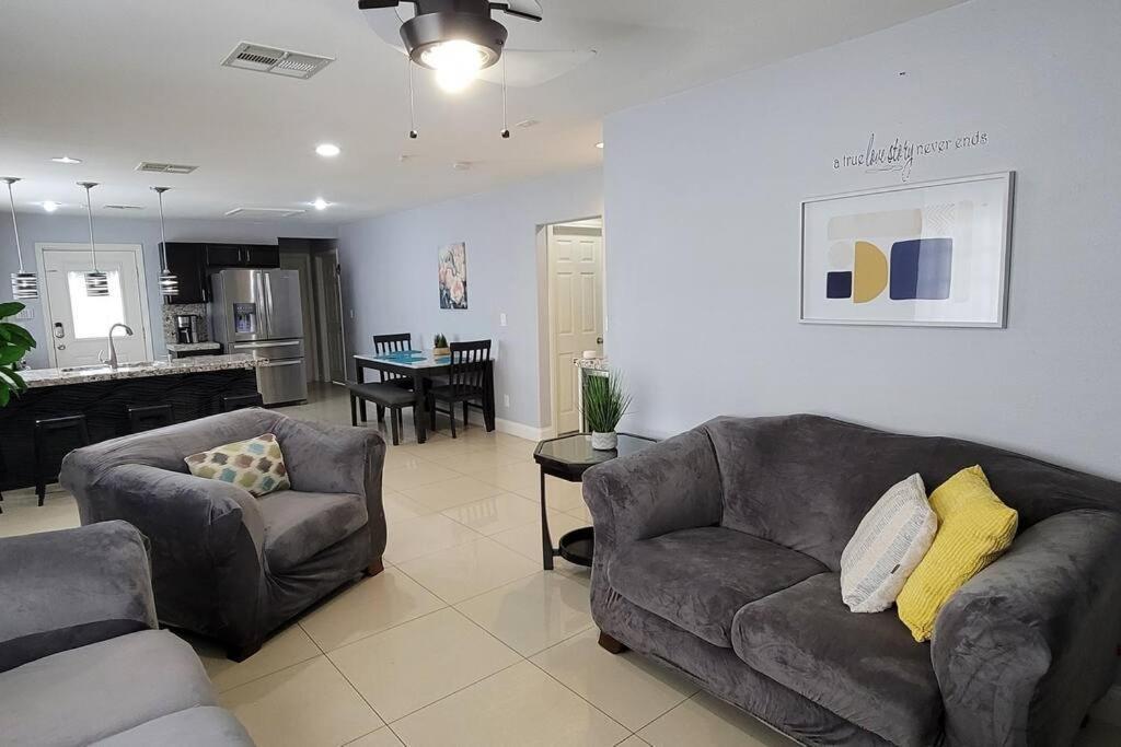 K - Fully Remodeled And Professionally Decorated Сasa de vacaciones