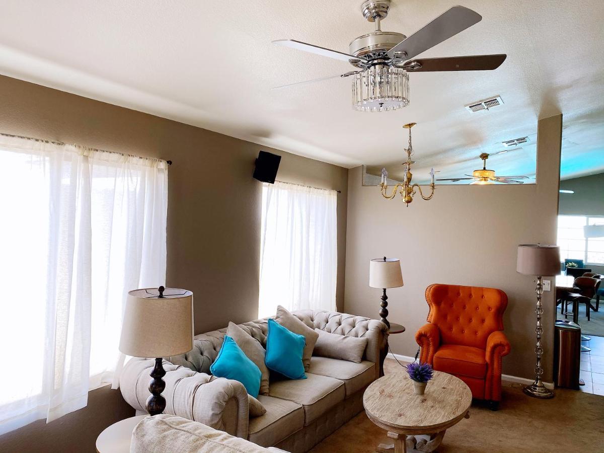 Amazing Pool And Jaccuzi 3 Bedroom In Heart Of Lv Villa Las Vegas