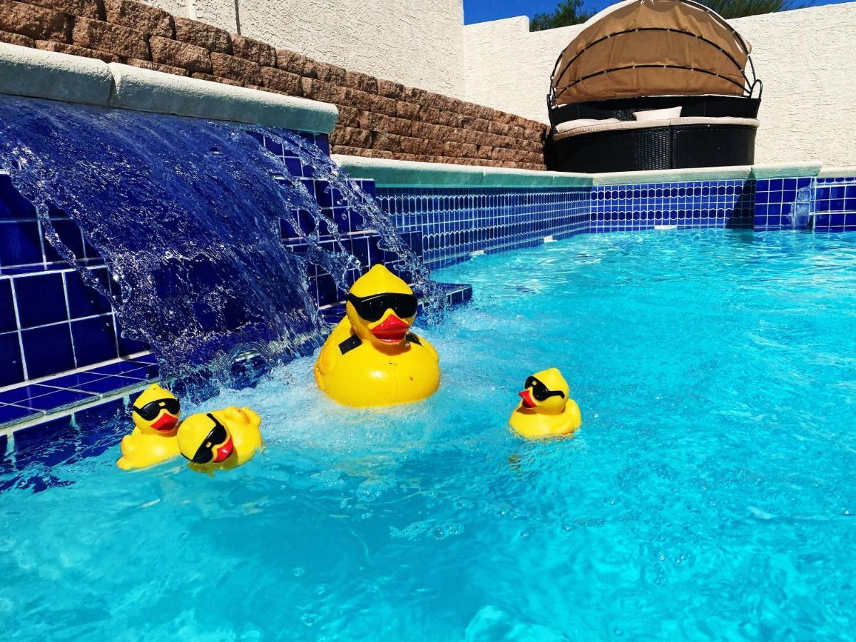 Amazing Pool And Jaccuzi 3 Bedroom In Heart Of Lv *