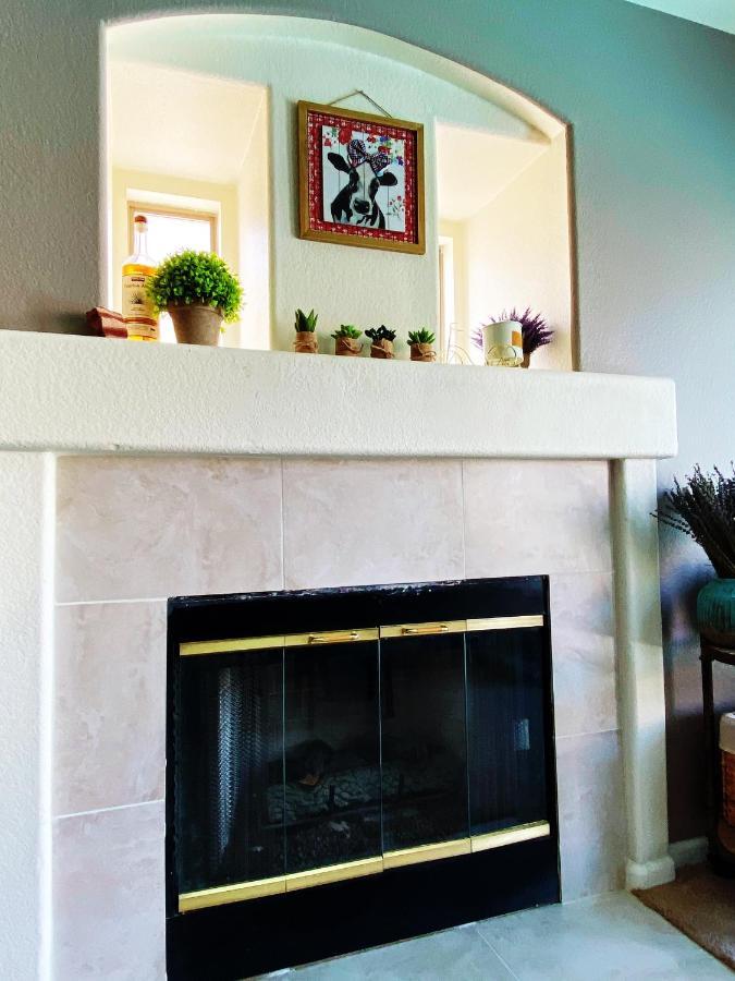 Amazing Pool And Jaccuzi 3 Bedroom In Heart Of Lv Villa Las Vegas