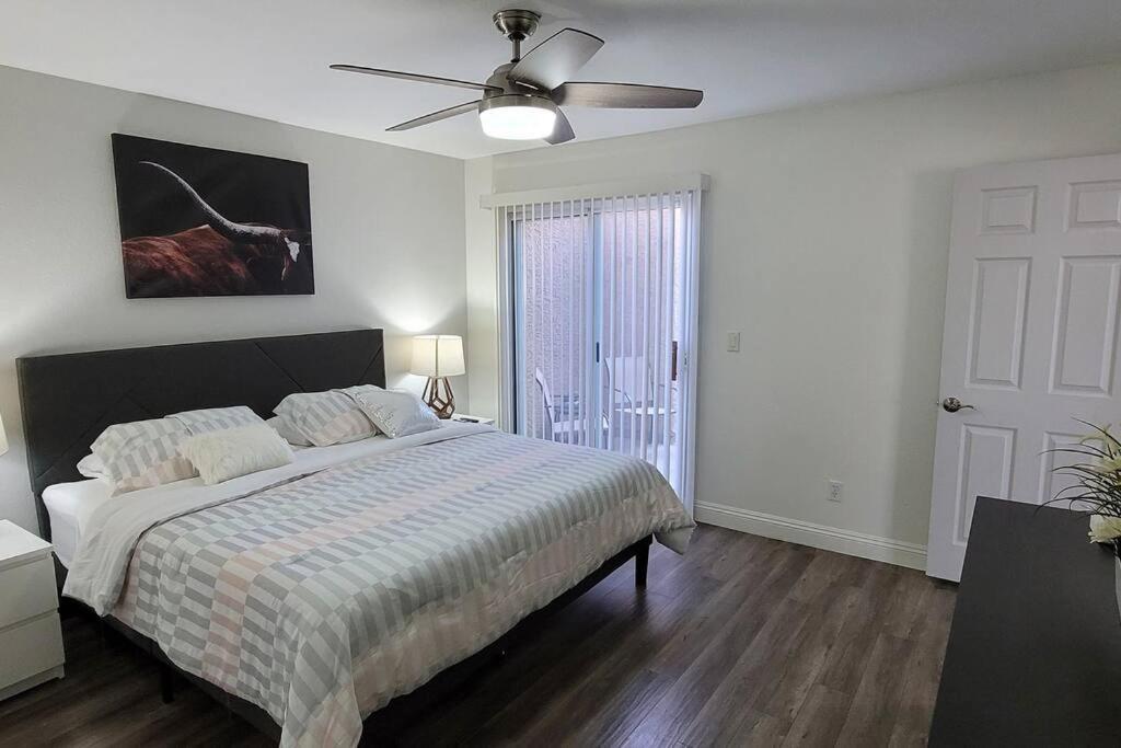 L - Fully Remodeled And Professionally Decorated * Las Vegas