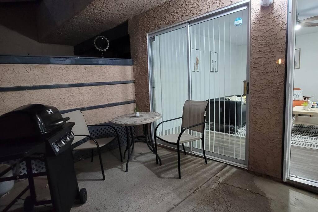 L - Fully Remodeled And Professionally Decorated Apartamento
