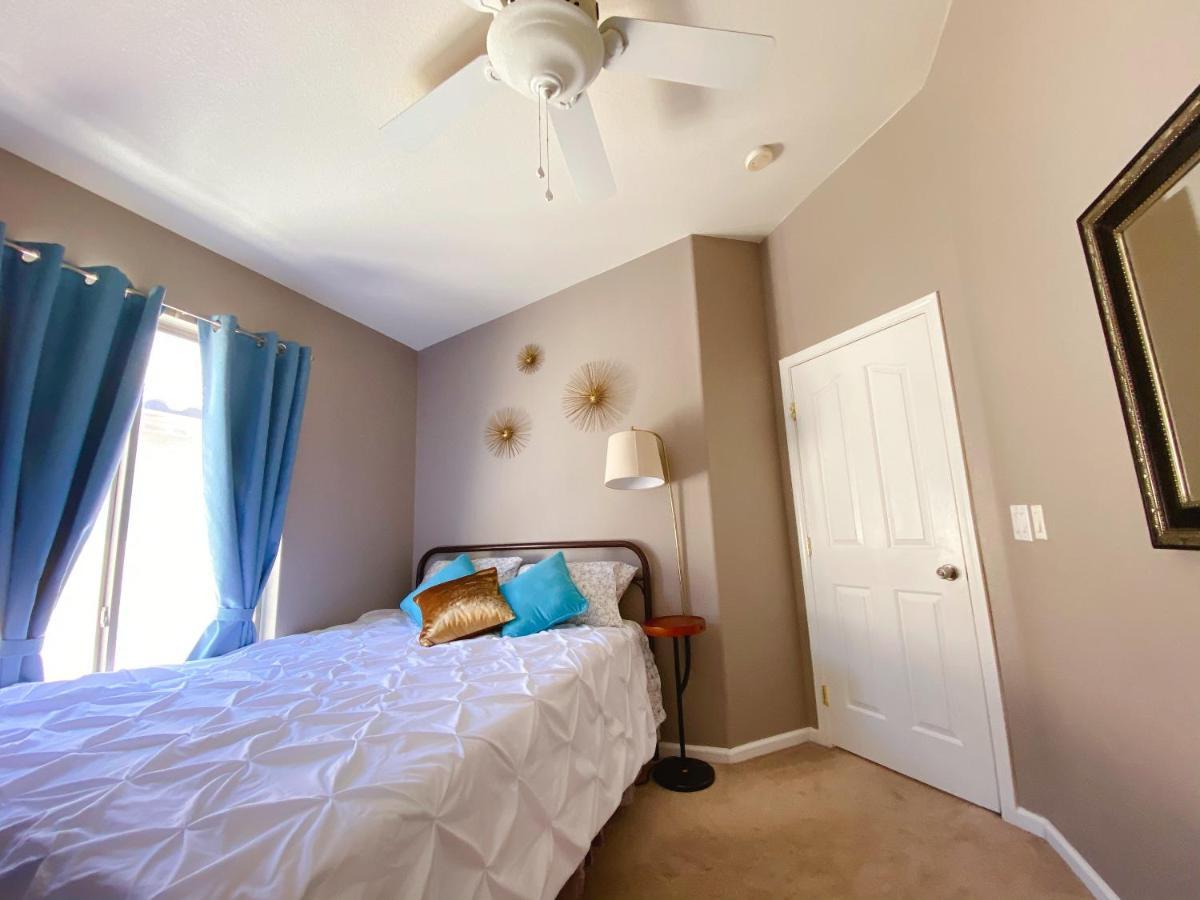 Amazing Pool And Jaccuzi 3 Bedroom In Heart Of Lv Villa Las Vegas
