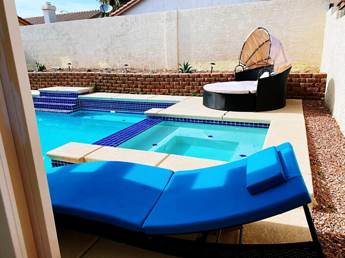 Amazing Pool And Jaccuzi 3 Bedroom In Heart Of Lv