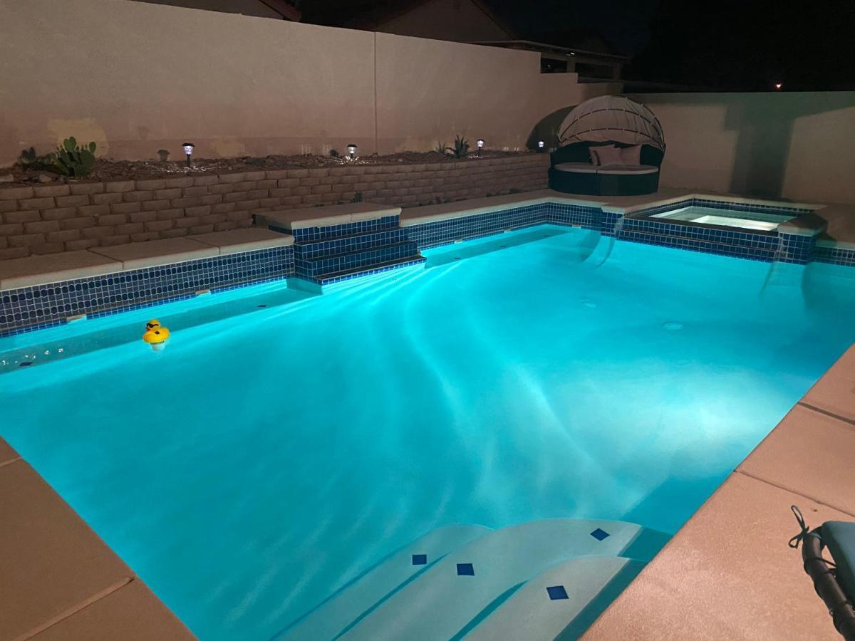 Amazing Pool And Jaccuzi 3 Bedroom In Heart Of Lv * Las Vegas